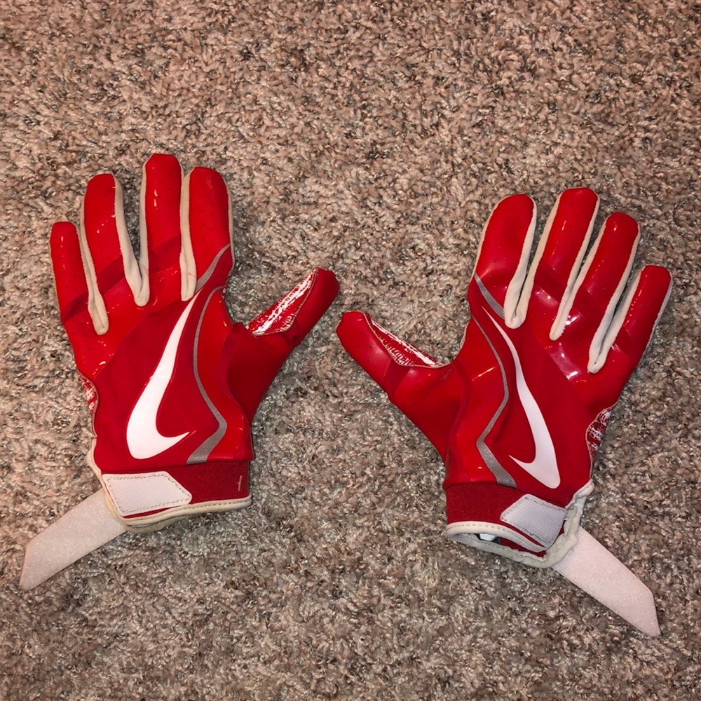 Nike YOUTH Football gloves  🏈
